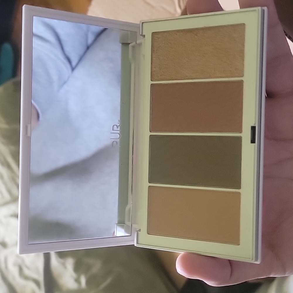 NWT PUR 4-IN-1 Skin Perfecting Powder .53 oz.